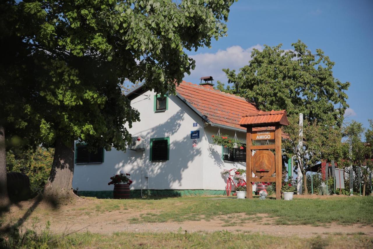 Apartment Amigo Sirova Katalena Luaran gambar