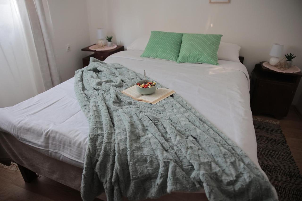 Apartment Amigo Sirova Katalena Luaran gambar